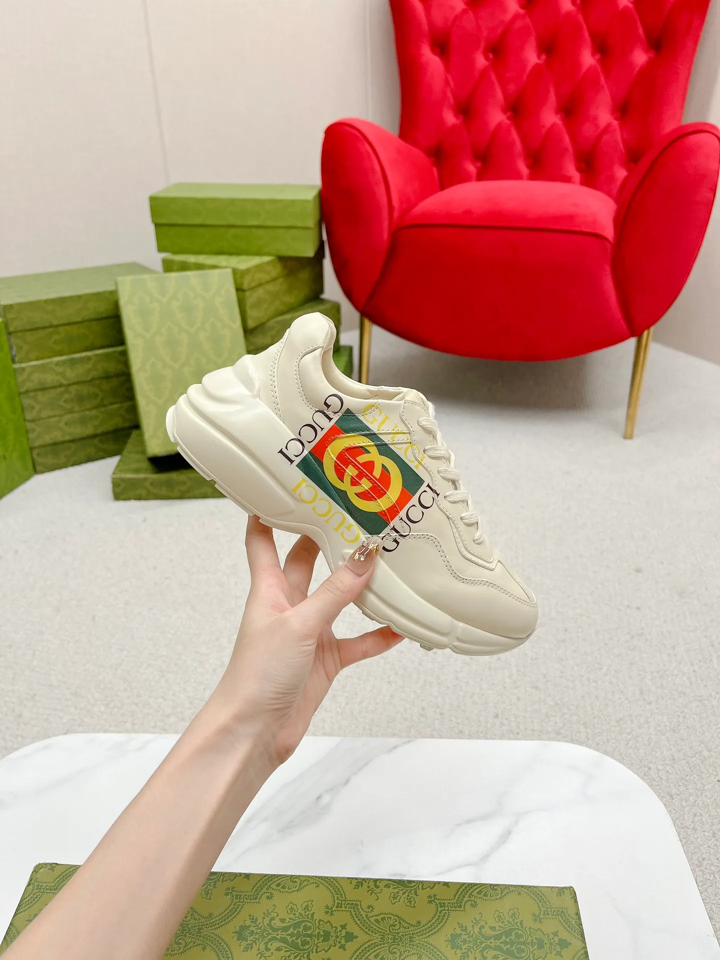 👟👟Ex-factory price 480👟👟Gucci’s top version of couples’ dad shoes series is now available! 🖤 ⚠GG couple’s dad shoes have been very popular in recent years; new colors are updated constantly; new colors are updated, and our home and counters have new ones at the same time. This classic dad shoe is popular among celebrities and Internet celebrities. Anchors and others are sure to plant grass and call ❤ Classic fashion style, distressed leather surface, 5D drawing printing; mixed surface splicing colors, etc... Original customization (off-white eco-friendly cowhide, first layer of cowhide inside), original outsole... Shiny colorful drawings embellish the sides of the shoe body, old color rubbing, package production technology, 1:1 creation / only to make the best shoes. ⚠️ Comes with high-end full package at the counter. …………………………………………………… 👑❥∙Colour: Doraemon model/Mickey Mouse model/Lip model/Donald Duck model/Anchor model/Classic red and green striped logo model/NY letter model/Rainbow letter model/Red ebony cloth model/G letter pink cloth model/North Face joint model/Little Bear model/New blue color model/New orange color model 👑❥∙Size: Women’s model 35-40 Men's 39-44
